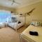 Open Plan Coastal Beauty in Patonga Beach - Pet Friendly