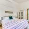 Casa Paloma Studio Artsy and Airy with Hot Tub Access