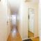 Well-kept apartment near shopping centre
