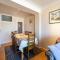 Well-kept apartment near shopping centre
