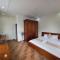 GOLDEN LAND HOTEL