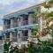 Sola Hotel & Sola Bed and Breakfast