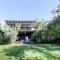 Beachside Beauty, Views, Pool, Walk onto Sand
