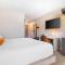Cambria Hotel Burbank Airport