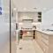 3BR Elegant Haven with Gym, Pool and 2 Parking Spaces