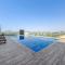 3BR Elegant Haven with Gym, Pool and 2 Parking Spaces