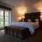 Kings Head Low House