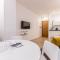 IV House