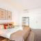 Big apartment for 15 in the heart of Eixample