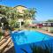 Silhouette 36 - Sleeps 6