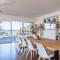 Rennies Beach House - Luxe Coastal Stay