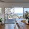 Rennies Beach House - Luxe Coastal Stay