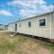 Lovely 8 Berth Caravan At Breydon Water Park, Nearby Norfolk Broads Ref 10111B