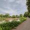 Oak Lodge At Bridge Lake Farm & Fishery