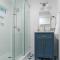 Newly Renovated Gem Mins to Convention Center, Beaches and Downtown