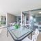 Spectacular Seaviews, Pool, Modern, Free Wifi