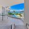 Spectacular Seaviews, Pool, Modern, Free Wifi