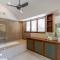 Leilani Melia - stylish 3 bedroom villa on Four Mile Beach