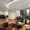 New Luxe 2BR Queens Wharf Apt