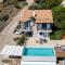 Coastal Paradise Found - Komis Private Pool Retreat