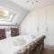 The Gables Penthouse - 15-Minute Walk to Branksome Chine Beach