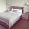 Malva - Modern 2 Bedroom Bungalow in Wick Sleeps 4 with private parking - NC500 Route