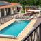 VSG Resort - 200m from Beach, Pool, Sauna & Jacuzzi