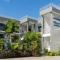Ocean Breeze Apartment Hotel