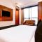 Super Townhouse Oak Times Square Le Western
