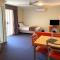 Mandarin Motel