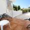 Sunny Coral Bay Village house