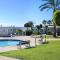 Sunny Coral Bay Village house