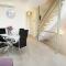 Sunny Coral Bay Village house