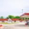 OYO Holiday Capri Motel & Rv Park