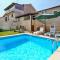 Beautiful Home In Prhati