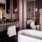 Roomers Frankfurt Central, Autograph Collection