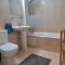 Queens Gardens suite by the sea, pool and mall