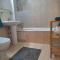 Queens Gardens suite by the sea, pool and mall