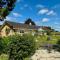 FINN VILLAGE "Mountain View Cottage" Private Garden, 9-seater HOT TUB, Firepit & Pizza Stove