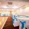 Days Inn and Suites by Wyndham Hammond, IN