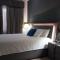 Beverly Hills: Hotel and Business