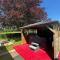 FINN VILLAGE "Raspberry Cottage" Private Garden, 6-seater HOT TUB, Firepit & Pizza Stove