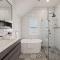 Waterfront Stylish & Charming Retreat