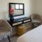 Maison Noire by Staycom