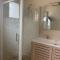 Maison rustique au centre-ville, proche plage, avec jardin et 3 chambres ! - FR-1-22-223