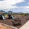 NEW Stunning Tiny Home w private deck firepit BBQ