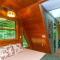 Honeycomb Hideaway by AvantStay Rustic Retreat