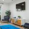 Lake Daze by AvantStay Lakefront w Modern Interior Enclosed Porch Hot Tub