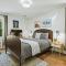 Lake Daze by AvantStay Lakefront w Modern Interior Enclosed Porch Hot Tub