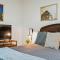 Lake Daze by AvantStay Lakefront w Modern Interior Enclosed Porch Hot Tub